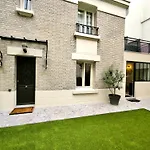 Montmartre En Rez-De-Jardin